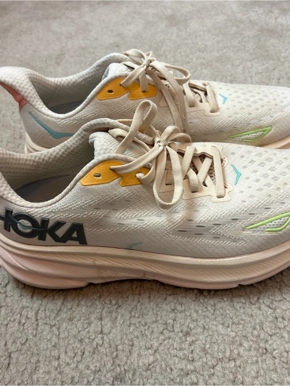 Hoka Clifton 9 women's running shoes in the Vanilla/Astral colorwa - Picture 2 of 9